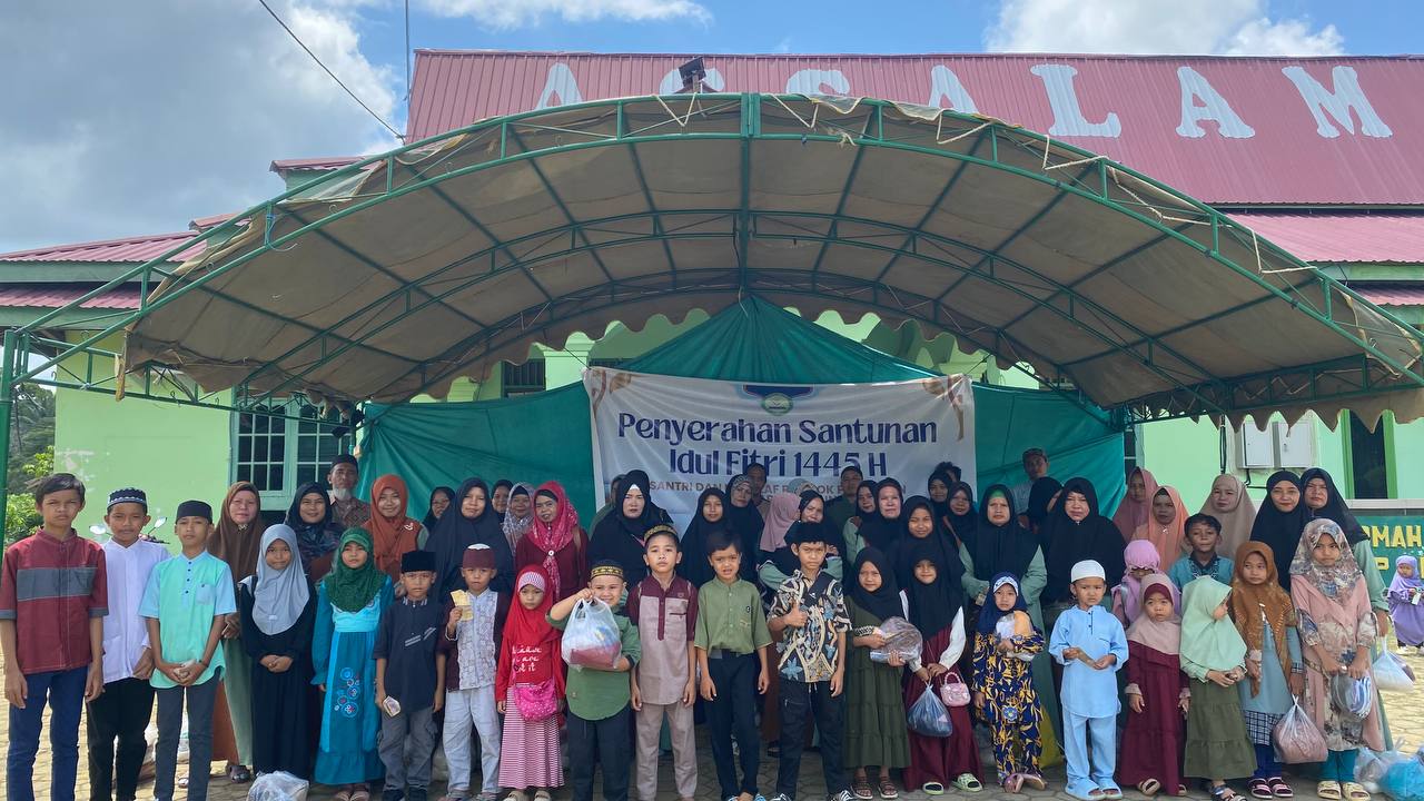 Penyerahan Santunan Idul Fitri 1445 H.